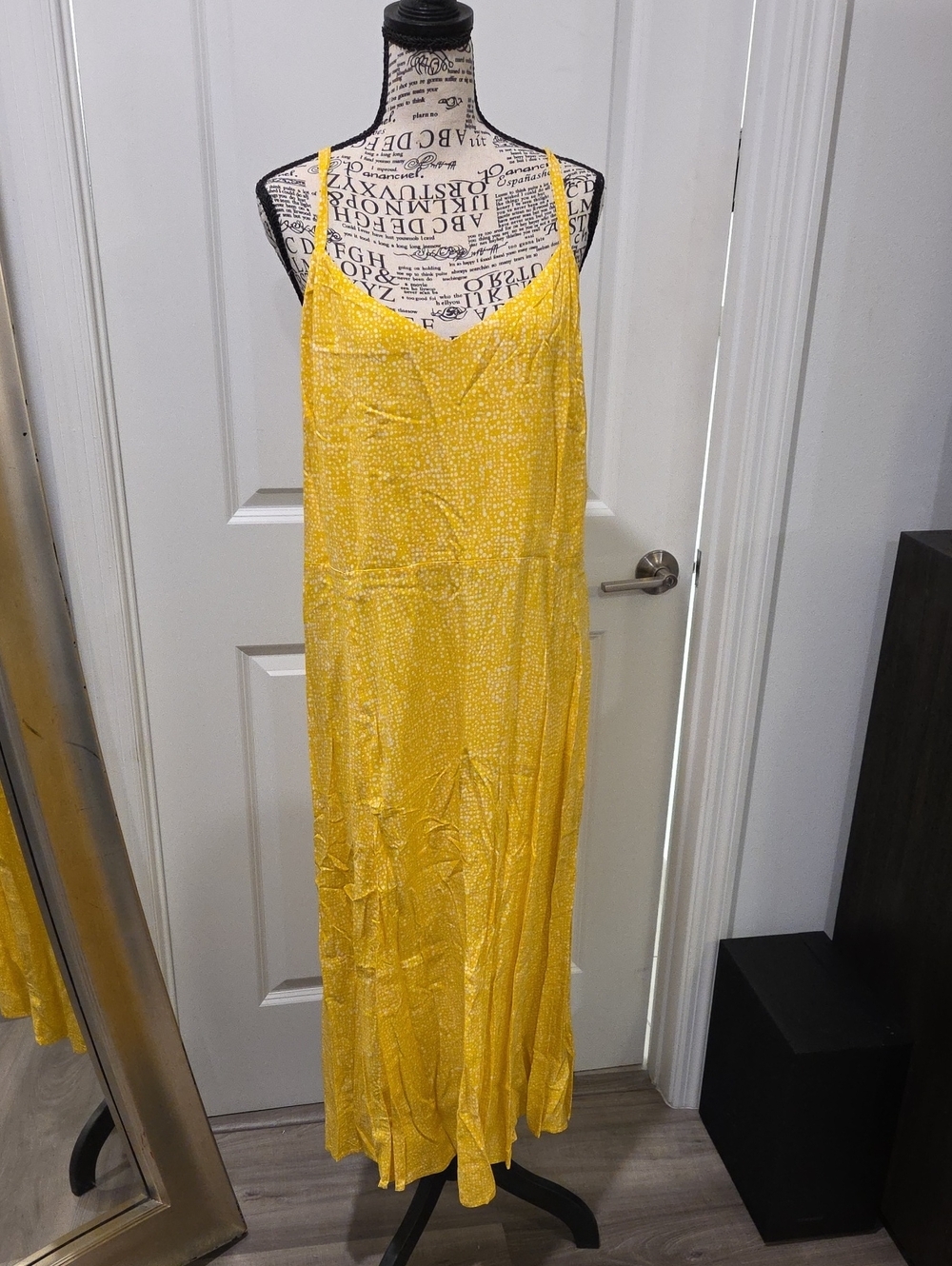 GAP Yellow Polka Dotted Spaghetti Strap Midi Dress Size XL, New With Tag!